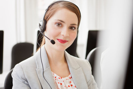 junge Erwachsene und Studenten mit Headset