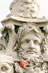 sculpture face in Paris