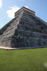 Pir&aacute;mide NO, &iexcl; T E M P L O !