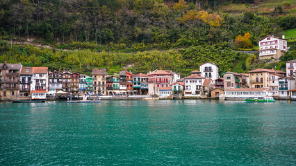 Obraz premium houses on the river