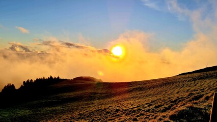 Soleil dans le brouillard