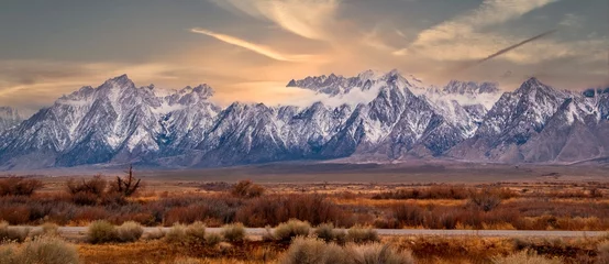 Papier Peint photo Couleur saumon High Sierra mountains panorama with colorful sky at sunset.  Mt Whitney. Lone Pine. California. USA