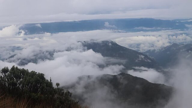 TIME LAPSE CLOUDS - EN EL REINO DE LAS NUBES - DESDE GRAN SHUBET