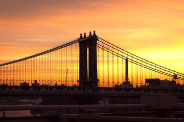 Fototapeta premium Manhattan Bridge in New York City at sunrise.