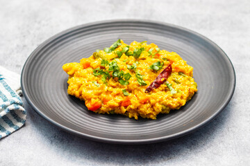 Wholesome Indian Oats Khichdi: A Nutrient-Packed Delight for Balanced Wellness.
