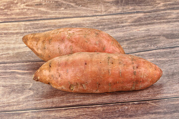 Sweet raw batat for cooking