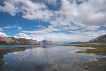 Fototapeta premium Pangong Tso or Pangong Lake is an endorheic lake spanning eastern Ladakh and West Tibet 