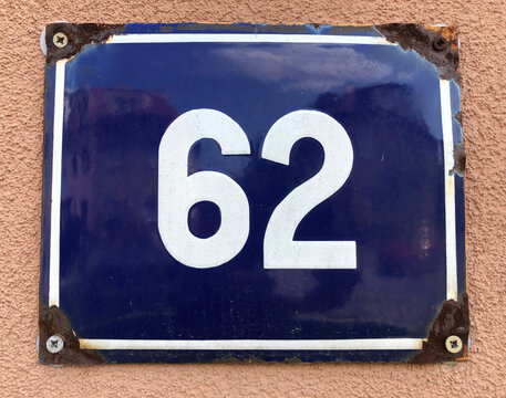 The number 62