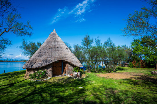 Nature and ancient Casoni in the Caorle lagoon.