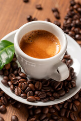 Tazzina di caffè espresso italiano, classica bevanda italiana, colazione europea 