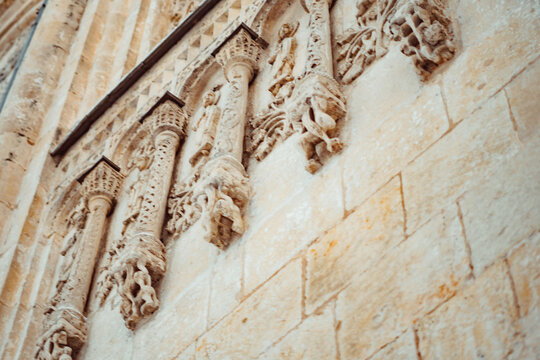Satar arch stone in the old building