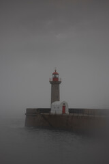 Faro de Oporto un dia nublado al atardecer