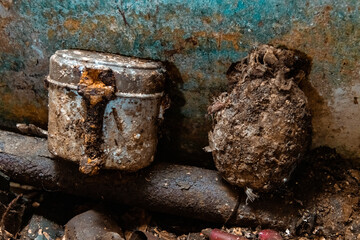 Trinkflasche und Geschirr von Soldaten, Lostplace