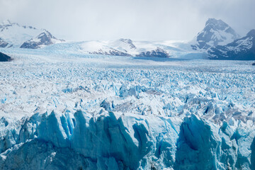 Vistas del Glaciar Perito Moreno, en el Parque Nacional los Glaciares. Patagonia Argentina - obrazy, fototapety, plakaty