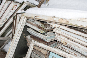 Pile of a old broken used windows	