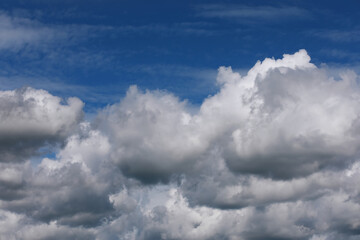 Naklejka premium Summer blue sky cloud gradient light white background. Beauty clear cloudy in sunshine calm bright winter air bacground. Gloomy vivid cyan landscape in environment day horizon skyline view spring wind