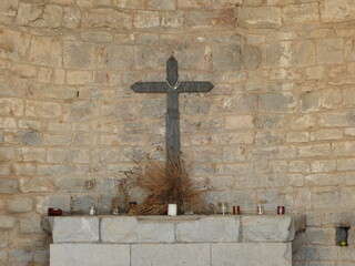 la croix en haut du Mont Saint-Bauzille
