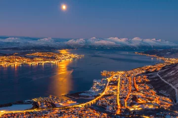 Fotobehang Norway- Troms og Finnmark- Tromso- long exposure of illuminated city seen from Fjellheisen at sunset © johnkruger1