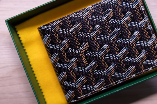 View of Goyard Victoire Wallet
