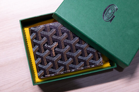 View of Goyard Victoire Wallet