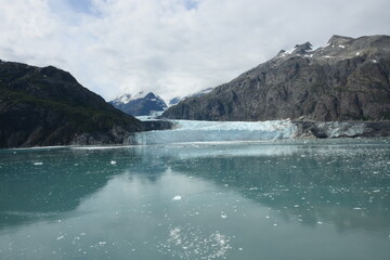 Obraz premium Alaska, Glacier Bay National Park and Preserve, view from cruise ships, summer time