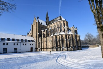 Der Altenberger Dom im Schnee 