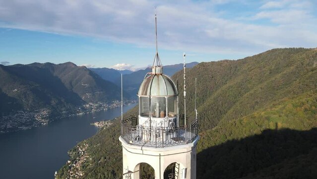Moltrasio autour du Lac de C&ocirc;me en drone