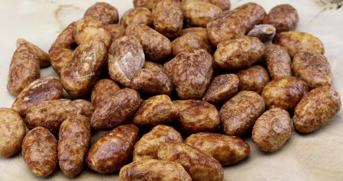 Roasted almonds are a very tasty snack - here is a video close-up of this delicacy