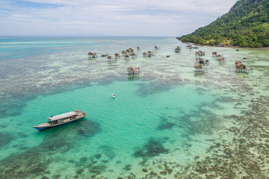 Beautiful aerial view borneo sea gypsy water village in Mabul Bodgaya Island, Malaysia.