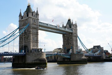 Fototapeta na wymiar Tower Bridge, London - England