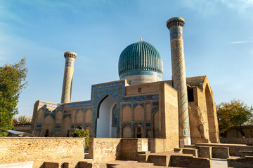 Fototapeta premium Samarkand landmark. Gur Emir Mausoleum in Samarkand, Uzbekistan tomb of Amir Timur Tamerlan. Mausoleum of Asian conqueror Timur. Ancient building exterior