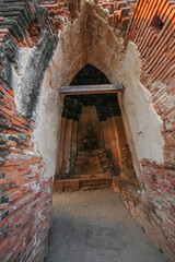 Fototapeta na wymiar Wat Chaiwatthanaram Ayutthaya Province, Thailand, built in the reign of King Prasat Thong in 1630, taken on 14 January 2024.