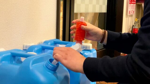 北国の寒冷地での灯油の重要性、北国の冬　灯油ストーブ
