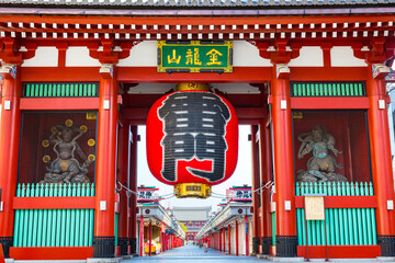 浅草寺の雷門（東京都台東区浅草）
