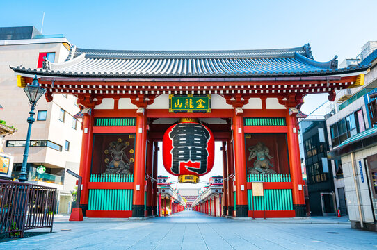 浅草寺の雷門（東京都台東区浅草） Senso-ji Temple Thunder Gate (Kaminarimon), Asakusa, Taito-ku, Tokyo, Japan