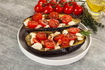 Baked eggplant with cheese and tomato