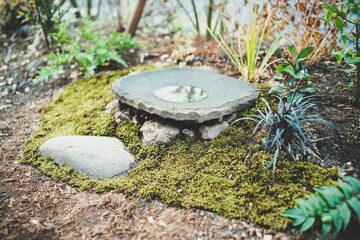 庭のバードバス