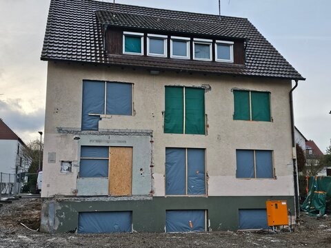 sanierung an einem mehrfamilienhaus 