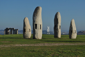 Menhires sobre el campo