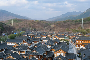 韓国の伝統家屋が並ぶ恩平韓屋村 © y.tanaka