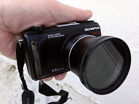 Vintage Olympus CamediaC 770 Superzoom Camera