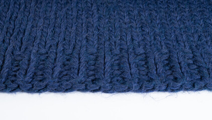 dunkel Blaue Grobstrick Strickjacke aus Alpaca und Mohairwolle zur Hintergrund Nutzung  - 713107791