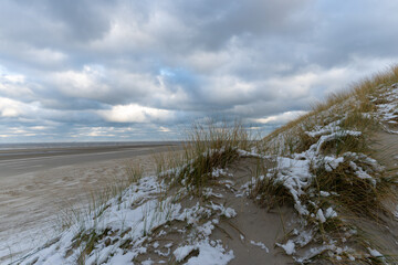 Strand und Düne auf Langeoog im Januar.