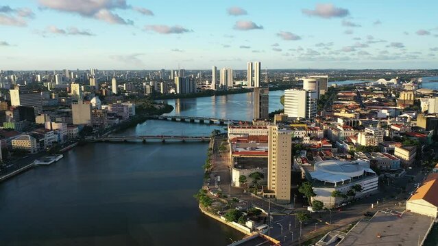 Recife Antigo Visto de Cima em 4k - Marco Zero - Torre de Cristal - Pernambuco - Nordeste - Brasil