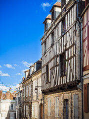 Fototapeta premium uxerre Unveiled: Roaming the Charming Streets of the Historic Village