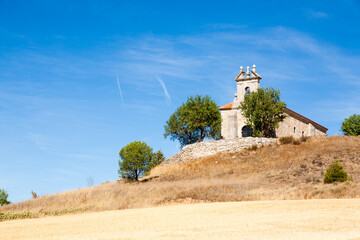 Isolated church in the Castile and Leon countryside, Spain - obrazy, fototapety, plakaty