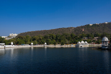 Fototapeta na wymiar lake Pichola in Udaipur, India