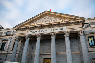 Fototapeta na wymiar edificio del congreso de los diputados en Madrid
