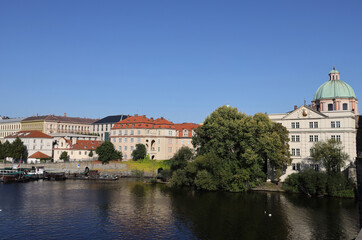 Fototapeta na wymiar Glimpse of the city of Prague on the Vltava