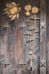 Artistry of faith: A glimpse of Olite’s sacred door decor